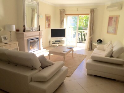 luxury villa, wifi, sleeps 6/7 with full access to complex 