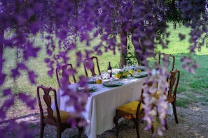 Outdoor dining