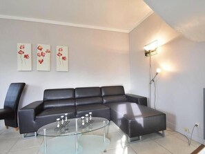 Living room (2)