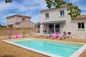 piscine sécurisée et intimité préservée