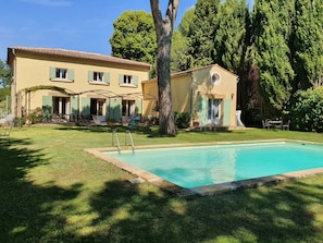 Maison vue du jardin