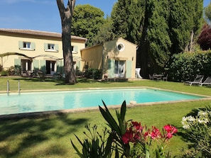Maison vue du jardin
