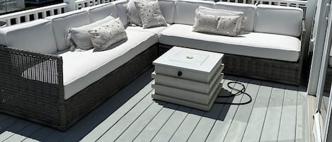 Outdoor deck