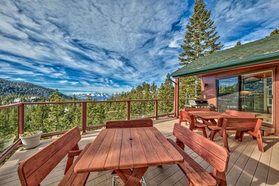 Heavenly Ski Lodge with lake views - only 1 minute to Boulder Lodge chairlift! 