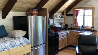 Tiny Home on Snowshoe Creek & Little Wood Lake (RV parking with power)