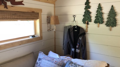 Tiny Home on Snowshoe Creek & Little Wood Lake (RV parking with power)