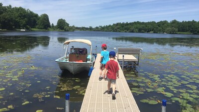 Tiny Home on Snowshoe Creek & Little Wood Lake (RV parking with power)