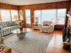 Downstairs Bayfront Living Room with Bay Views and Flat-screen TV