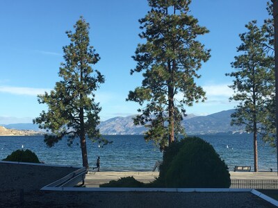 ***SUPERB LOCATION!!*** Directly Across from Lake Okanagan!