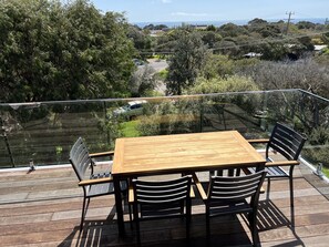 Northerly views to the bay