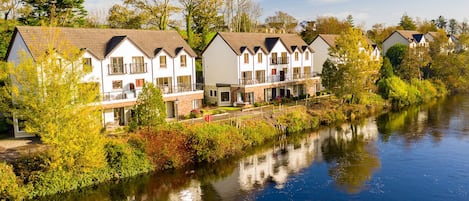 Grove Lodge Holiday Homes, Riverside Holiday Accommodation in Killorglin, County Kerry