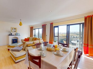 Grove Lodge Holiday Homes, Riverside Holiday Accommodation in Killorglin, County Kerry