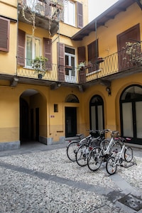 Borgo San Leonardo is located in the historic center of Bergamo,
