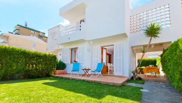 GAVINES house for 4 people in Playa de Muro www.Mallorcavillaselection.com
