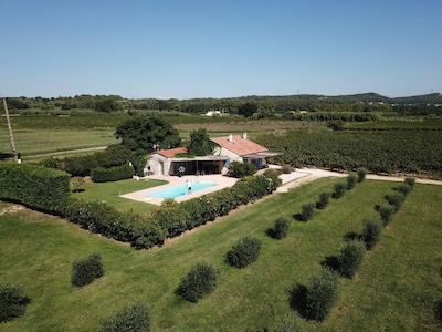 Contemporary villa private pool alone in countryside 4 stars