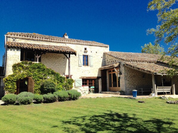 Welcome to Bijou Barn - you're going to love it, here.