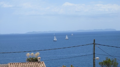 Bonito apartamento con piscina y vistas al mar en la tranquila zona de Cala Pi,