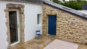 Terrasse arrière sous la pluie