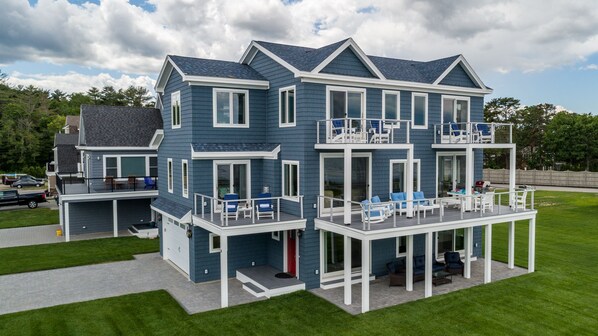 Welcome to 10 Driftwood Lane -Your next Vacation Paradise