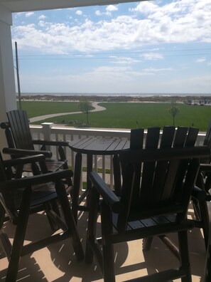 No better place for morning coffee or watching the kids across at the playground