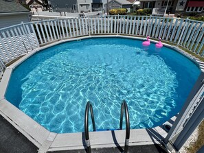 Above ground pool 