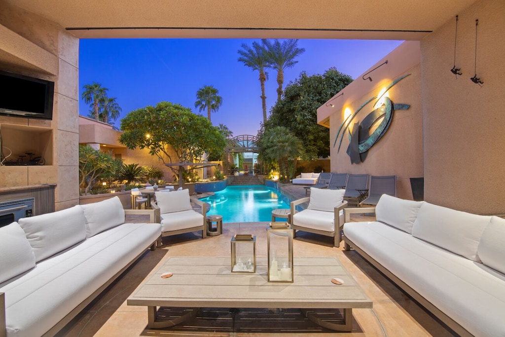Swim Up Pool Bar Spa Pool Table Steam Room 6 En Suites Ping Pong Putting Green La Quinta Its not as simple as having a pool table in the room with nothing else around it. swim up pool bar spa pool table steam room 6 en suites ping pong putting green la quinta