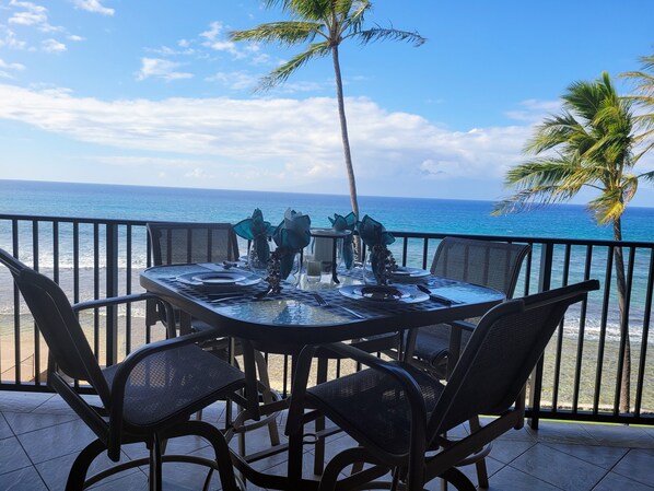 DIRECT OCEANFRONT UNIT
TOP 4TH Floor for great dining & view! Private lanai 