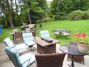Backyard tabletop firepit.
