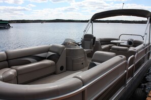 25ft TMC Paragon Pontoon with 115hp Mercury available for rental