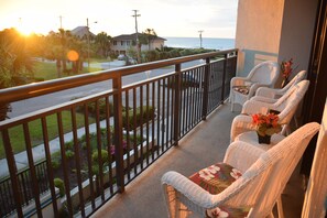Sunrise / Balcony View