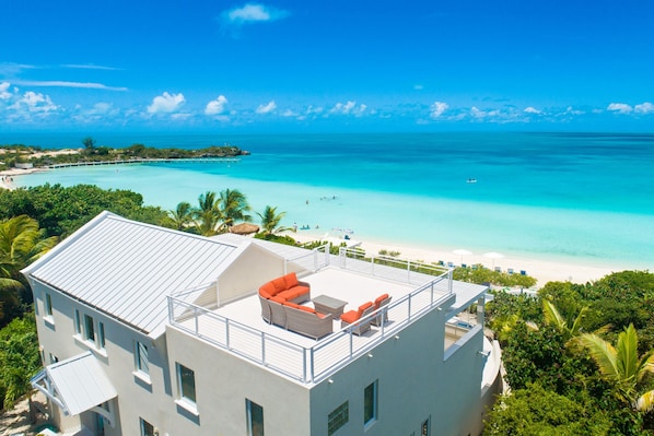 Rooftop deck, best sunset views on the island!