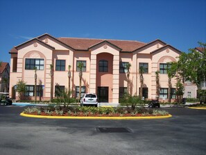 Check-in Building
