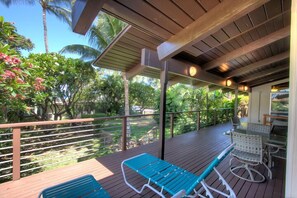 Lanai- Perfect for Loungin