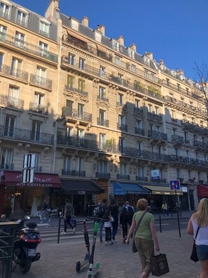 FRONT OF APARTMENT BUILDING
