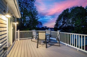 2nd floor deck between main house and addition