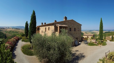 FARMH. PODERE CUNINA 25 KM SUD SIENA DAVANTI AL MONTALCINO TENENDO CUCINE CLAS