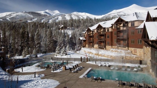 SKI IN/SKI OUT RESORT and SPA for NEW YEARS EVE on the mountain! !!