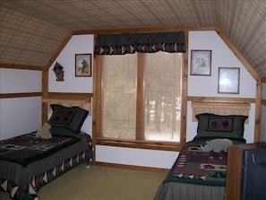 Twin bedroom