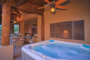 2 HOT TUBS - 1 IN COURTYARD AND 1 ON BACK PATIO