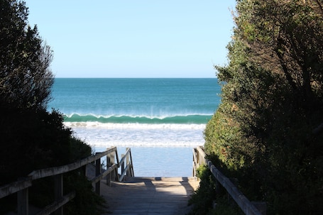 A morning walk, 300m from the back door.
