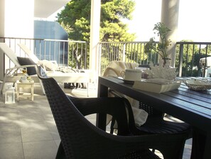 Sea view terrace, 17m2, 2 deck chairs