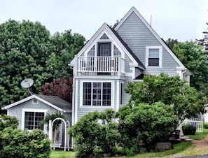 Harbor Cottage and the Summer Studio