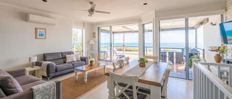 Open Plan Living Space with a View! (Photo by Ochio Photography Adelaide)