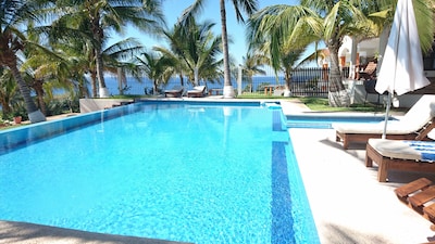 Casa de lujo frente al mar - Piscina infinita enorme