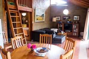 Living area in the Sunset cottage (one single loft bed up top)