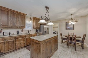 Kitchen Space with Breakfast Nook 