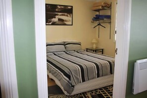 Front bedroom 