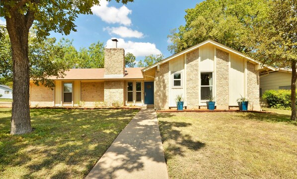 Modern Ranch Style Home! 