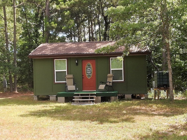 Peaceful cabin in the National Forest