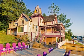 Deck of Castle Rest